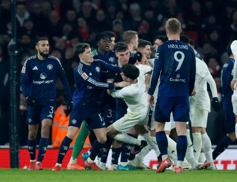 Manchester United draw Leicester as they beat Arsenal in very intense game