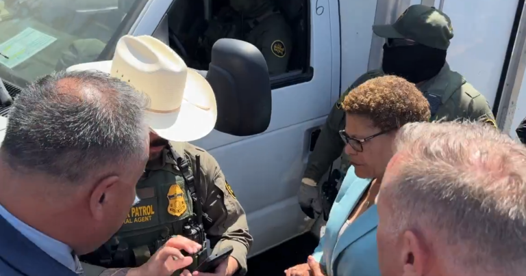 Tensions Rise as Los Angeles Mayor Karen Bass Confronts Federal Agents During Immigration Raid