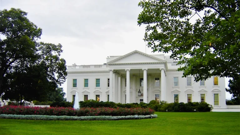 Could Trump Really Eliminate Federal Income Tax? Here’s What It Means for You