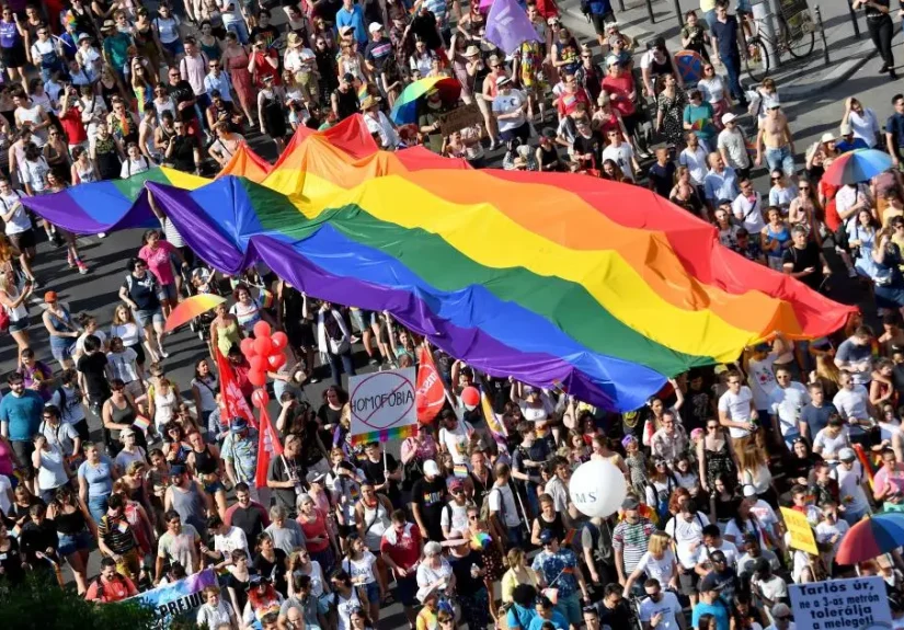 202011eca_hungary_lgbtflag